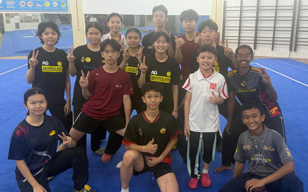 Randall Lim with the athletes from Seremban, Malaysia 