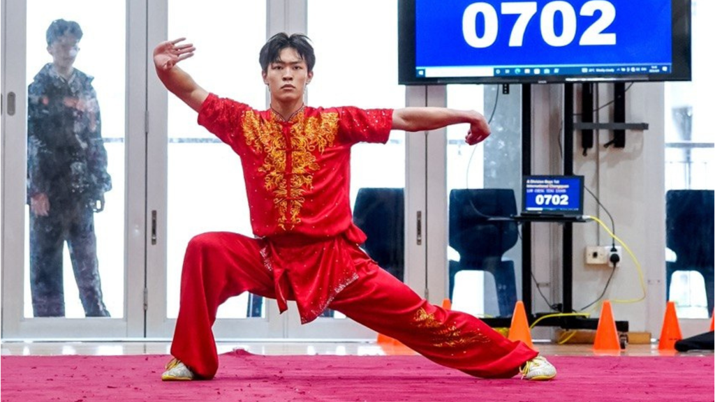 Eason Low competing in Taolu